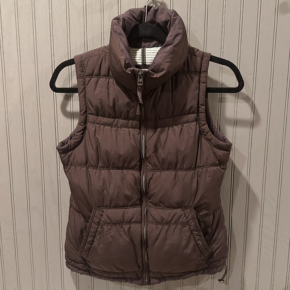American Eagle Outfitters women’s vest.